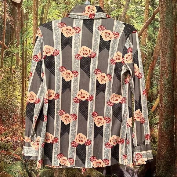 Vintage 1970s long sleeve blouse with tie neckerchief floral grey Vicki Volts - Picture 7 of 12